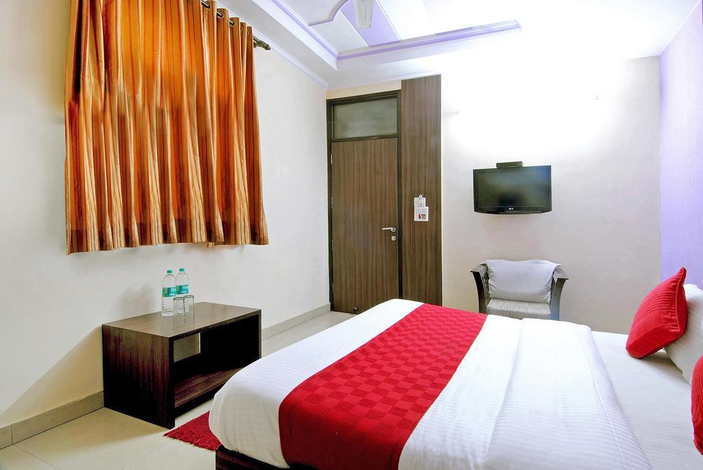 Hotel Durga International New Delhi Room photo